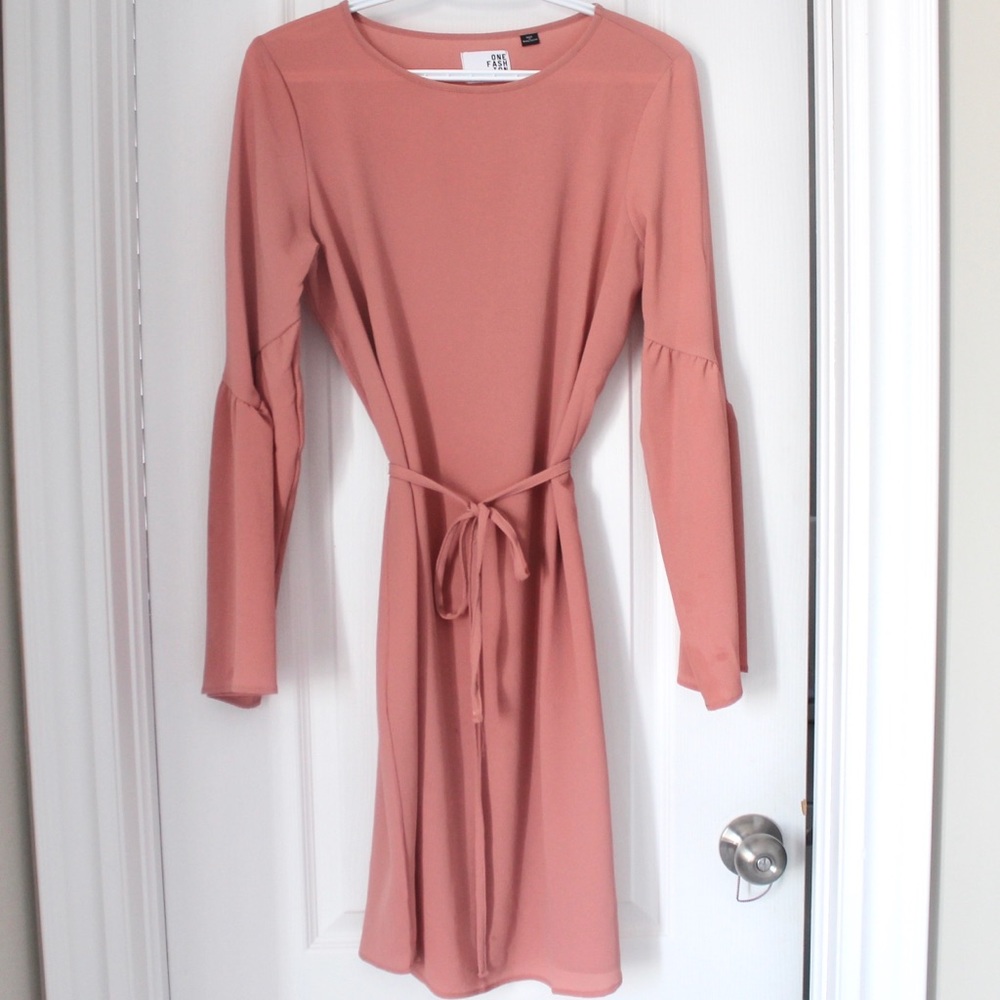 Long sleeve midi dress with string